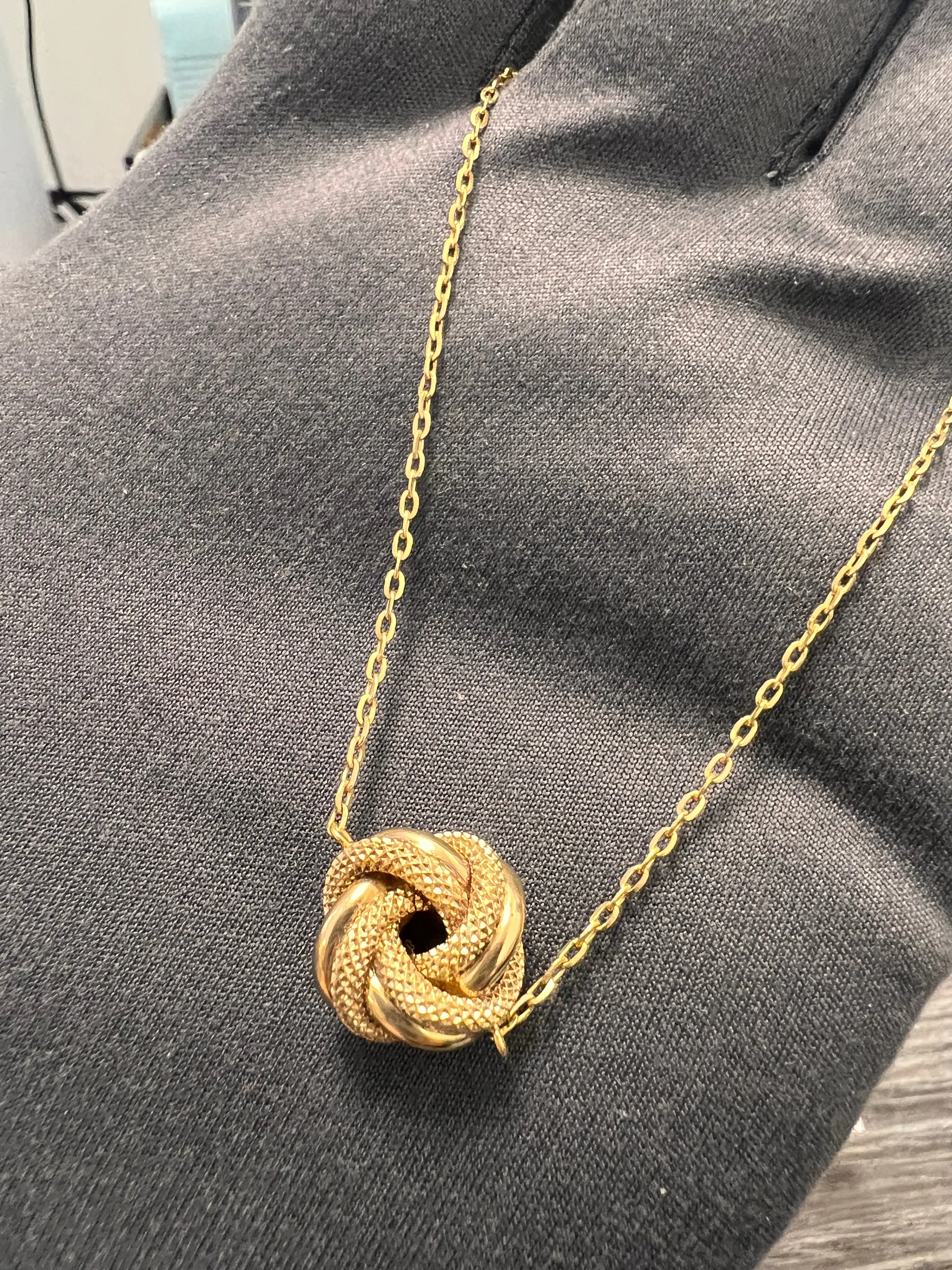 10K Yellow gold love knot necklace