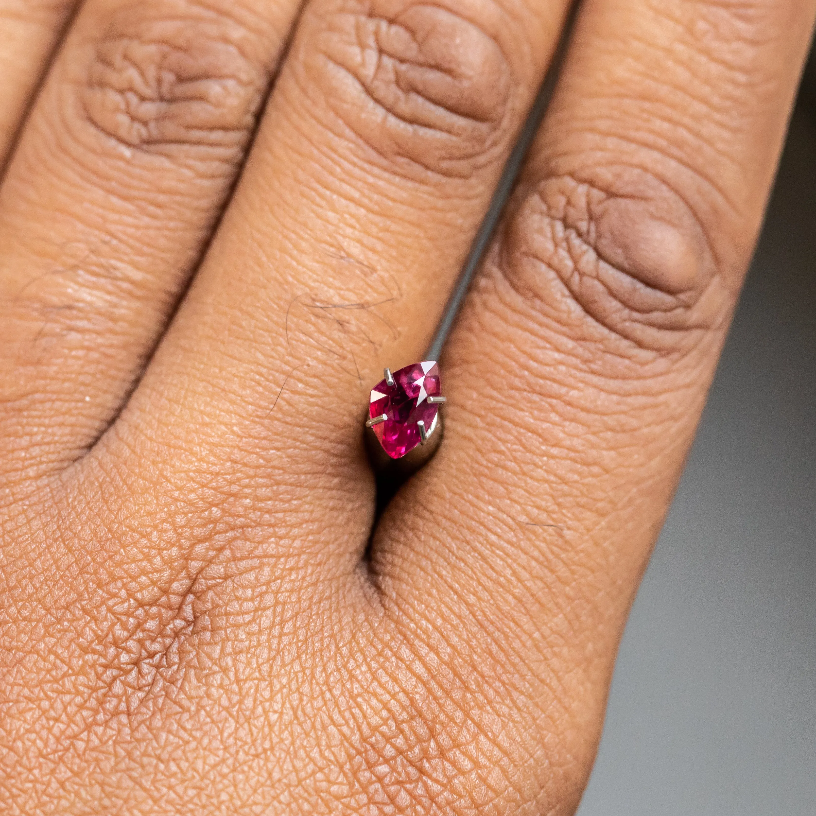 1.11CT TRILLION RUBY, MEDIUM RED PINK, 7.37X4.78X3.99MM, UNHEATED