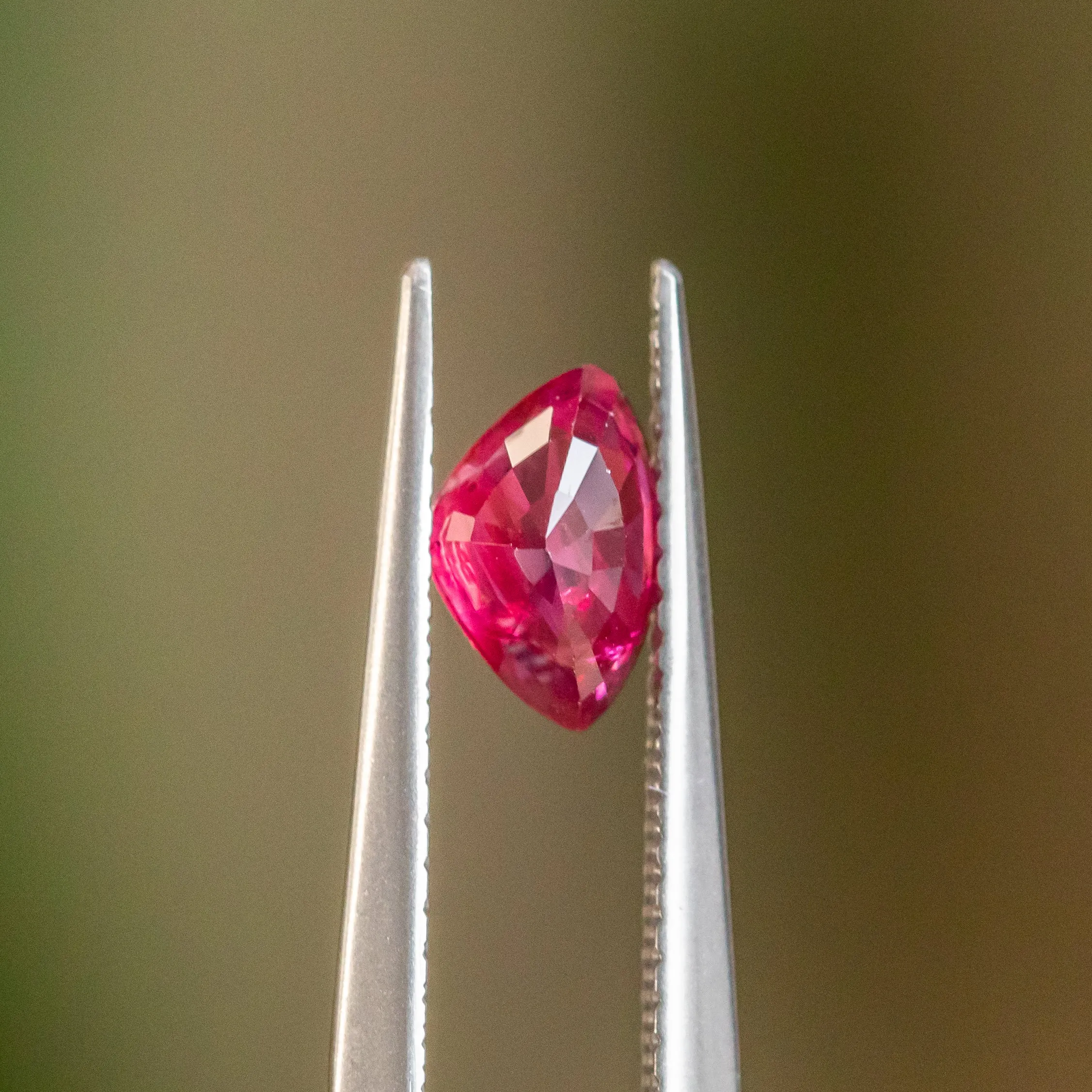 1.11CT TRILLION RUBY, MEDIUM RED PINK, 7.37X4.78X3.99MM, UNHEATED