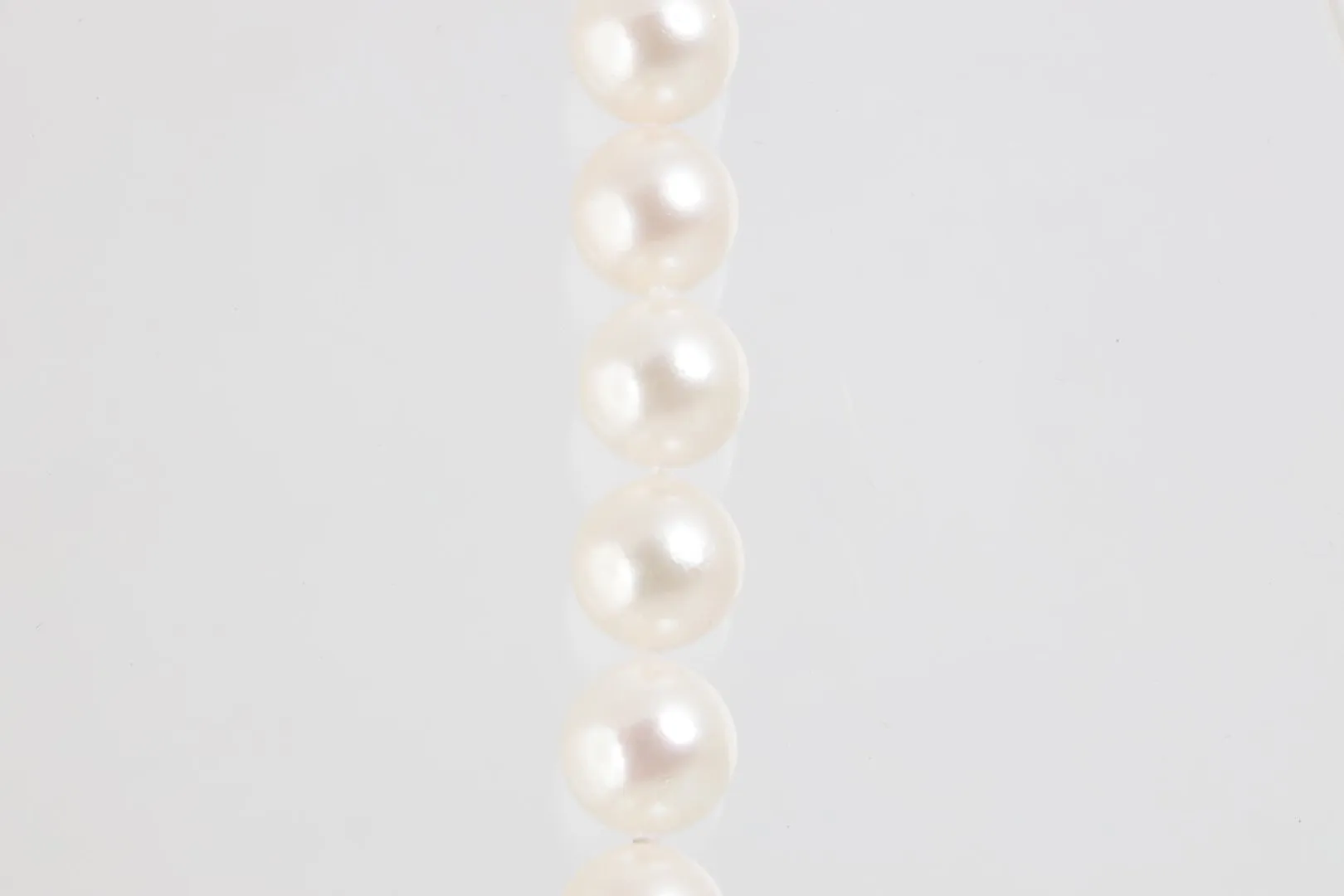 18" 14k Yellow Gold Pearl Necklace (32.48g.)