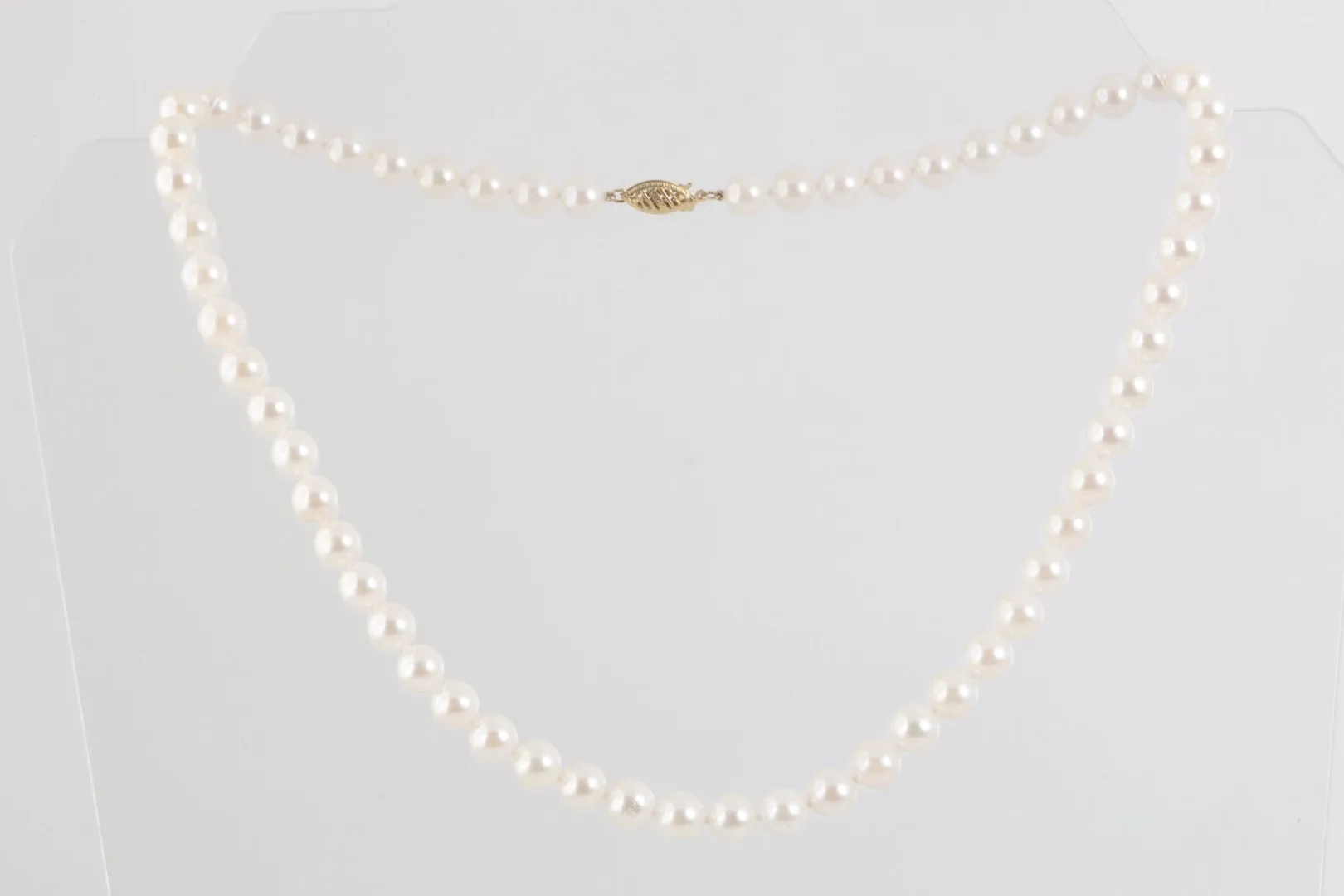 18" 14k Yellow Gold Pearl Necklace (32.48g.)