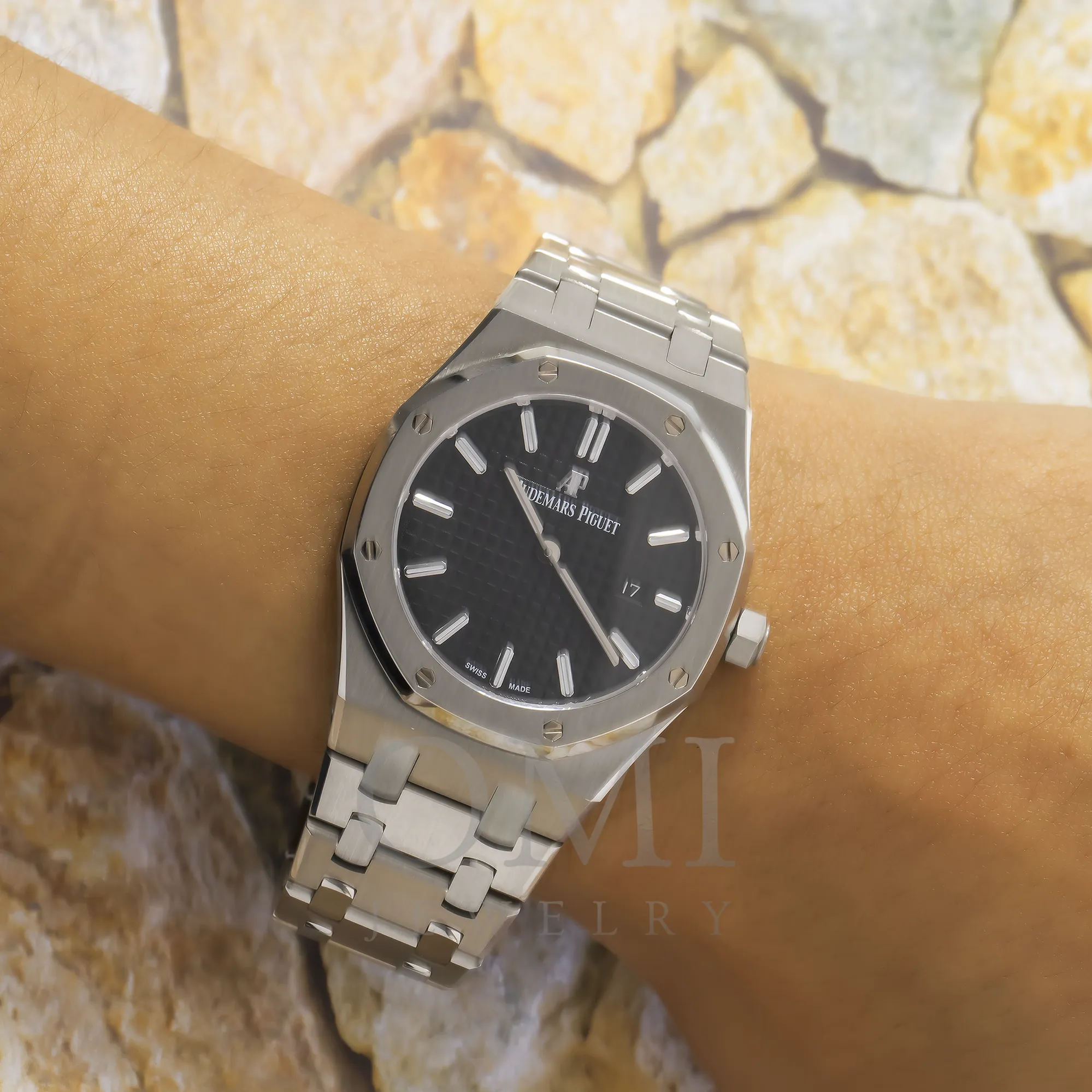 Audemars Piguet Royal Oak Lady 67650ST 33MM Black Dial With Stainless Steel Bracelet