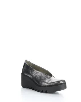 BESO246FLY 019 SILVER/BLACK Slip-on Shoes