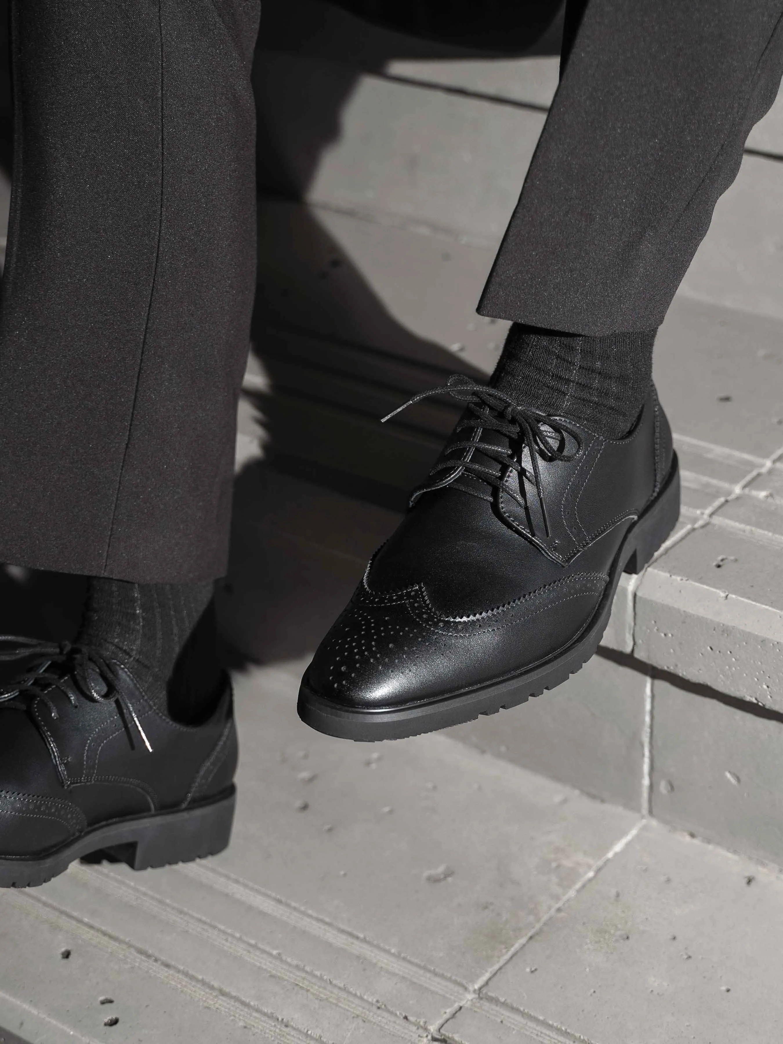 Chad Brogue Wingtip - Solid Black (Flexi-Sole)