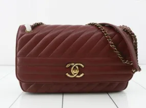 CHANEL Chanel Leather Turn Lock Chain Shoulder Wine Red Series