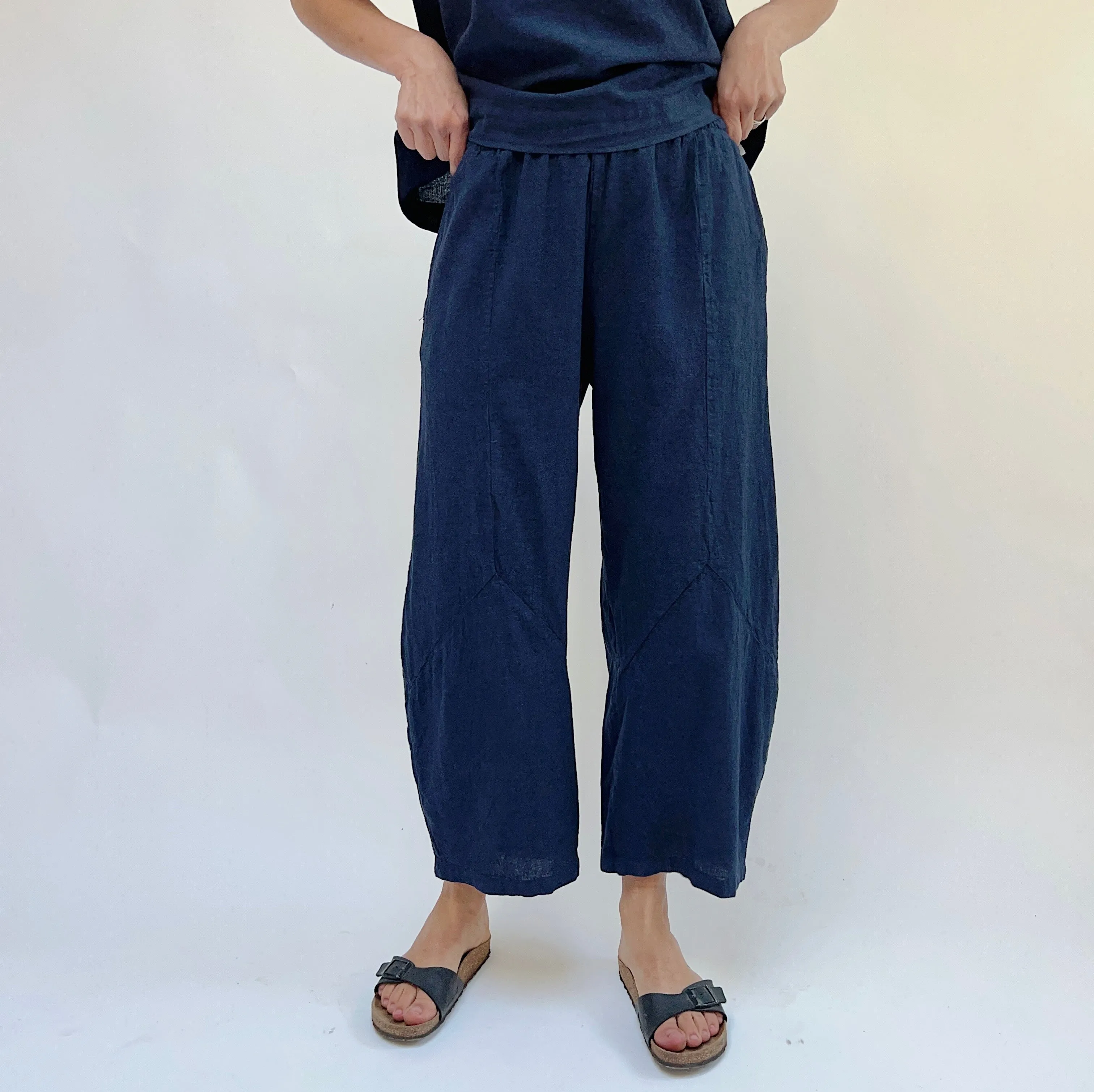 Cut Loose | Crosshatch Barrel Crop Pant in Nightsky