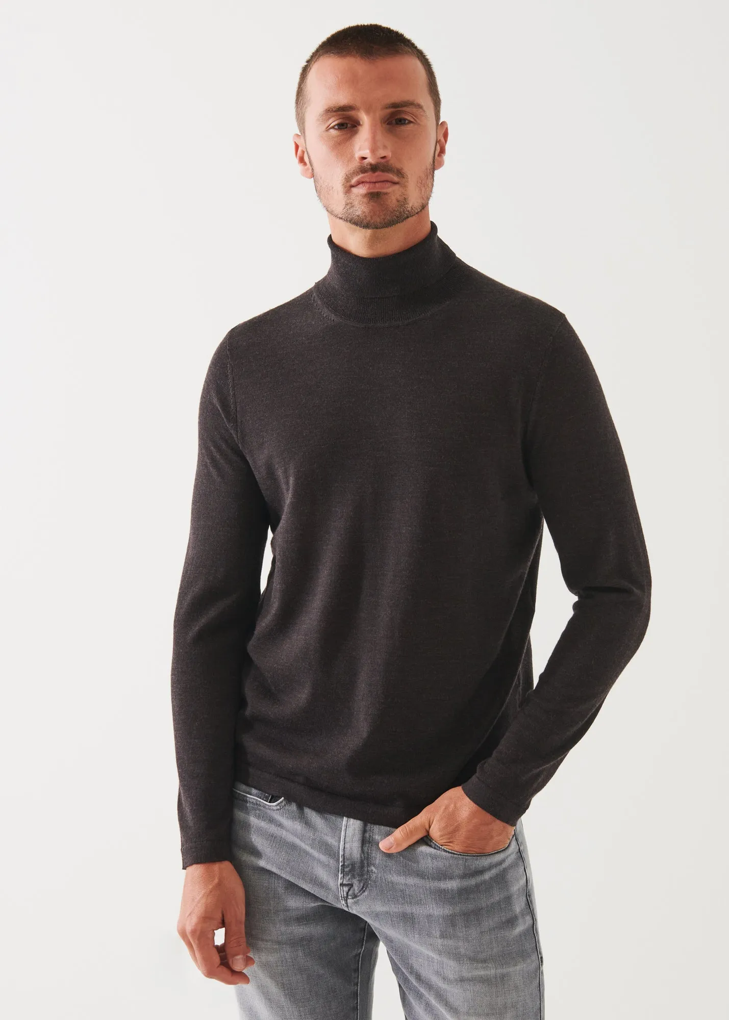 EXTRA-FINE MERINO TURTLENECK