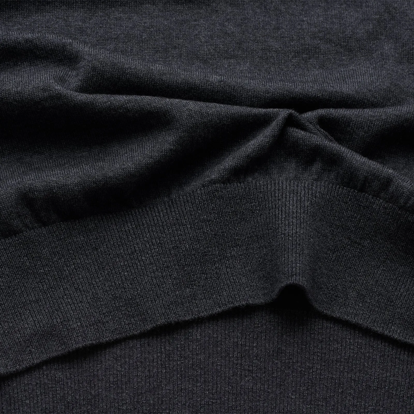 Fine Gauge 100% Cashmere Roll Neck in Anthracite Grey