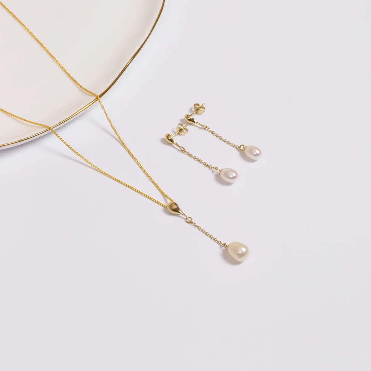 Freshwater Pearl Drop Pendant (Gold)