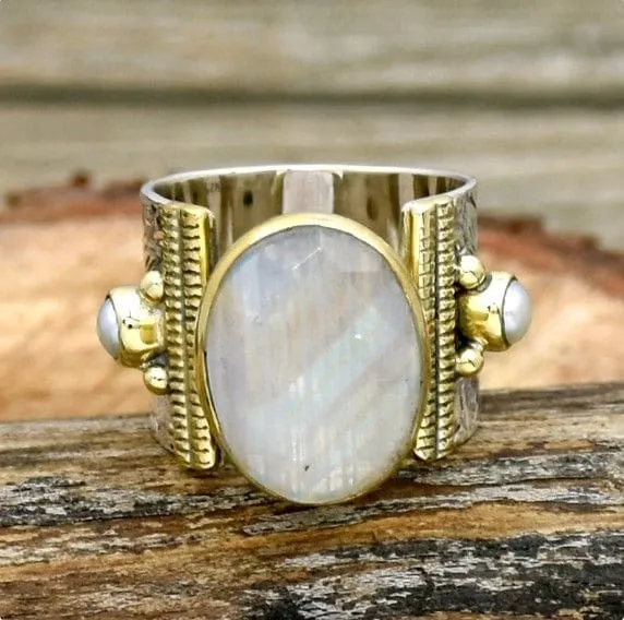 Indian Moonstone & Pearl Ring, Rainbow Ring, Wide Band Ring, Flower Textured Ring, Two Tone Ring, Statement Ring Fresh Water Pearl Ring