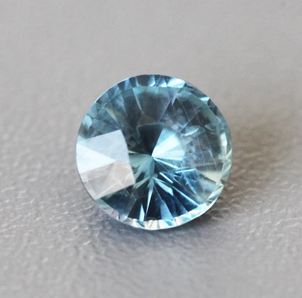 Loose 2.50 Ct Round Seafoam Blue Sapphire