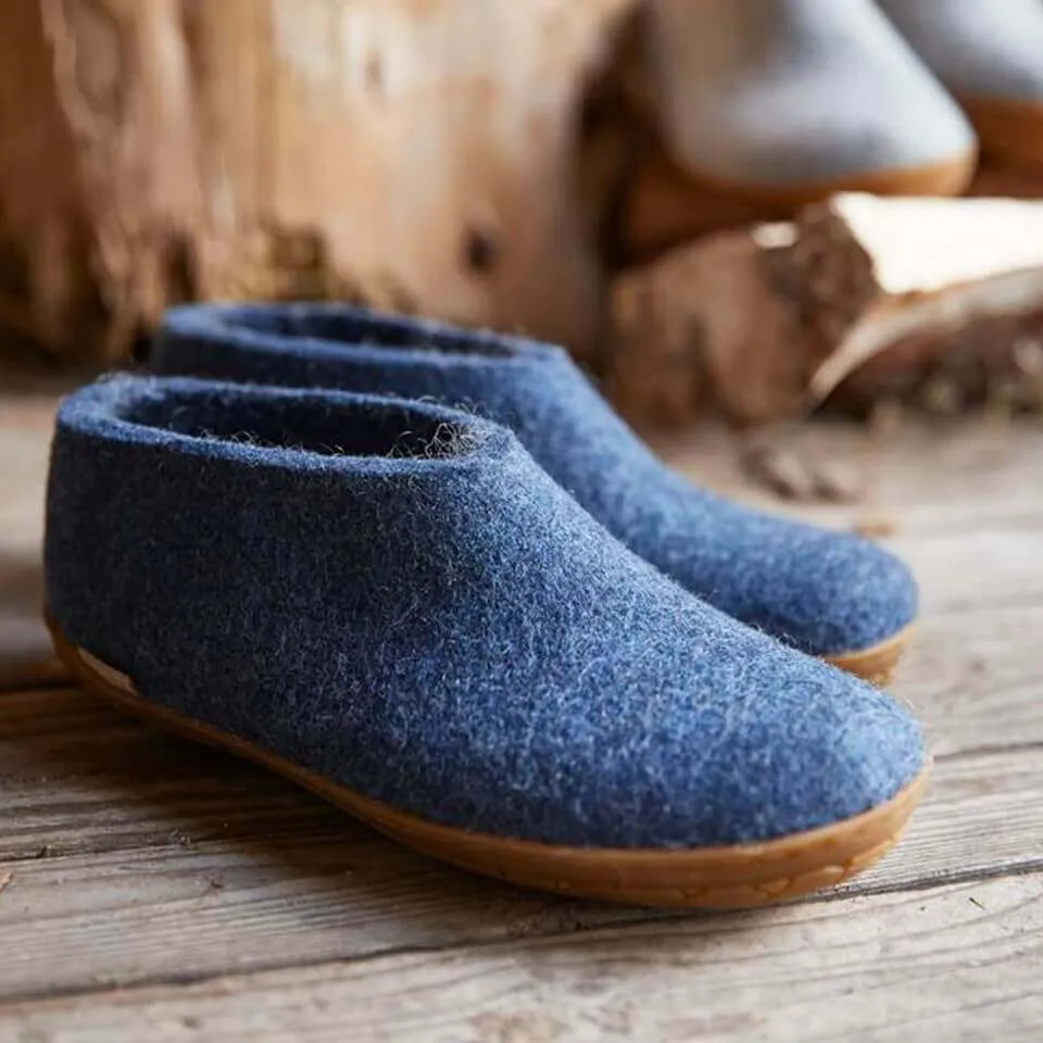 Shoe with natural rubber sole - honey - Denim