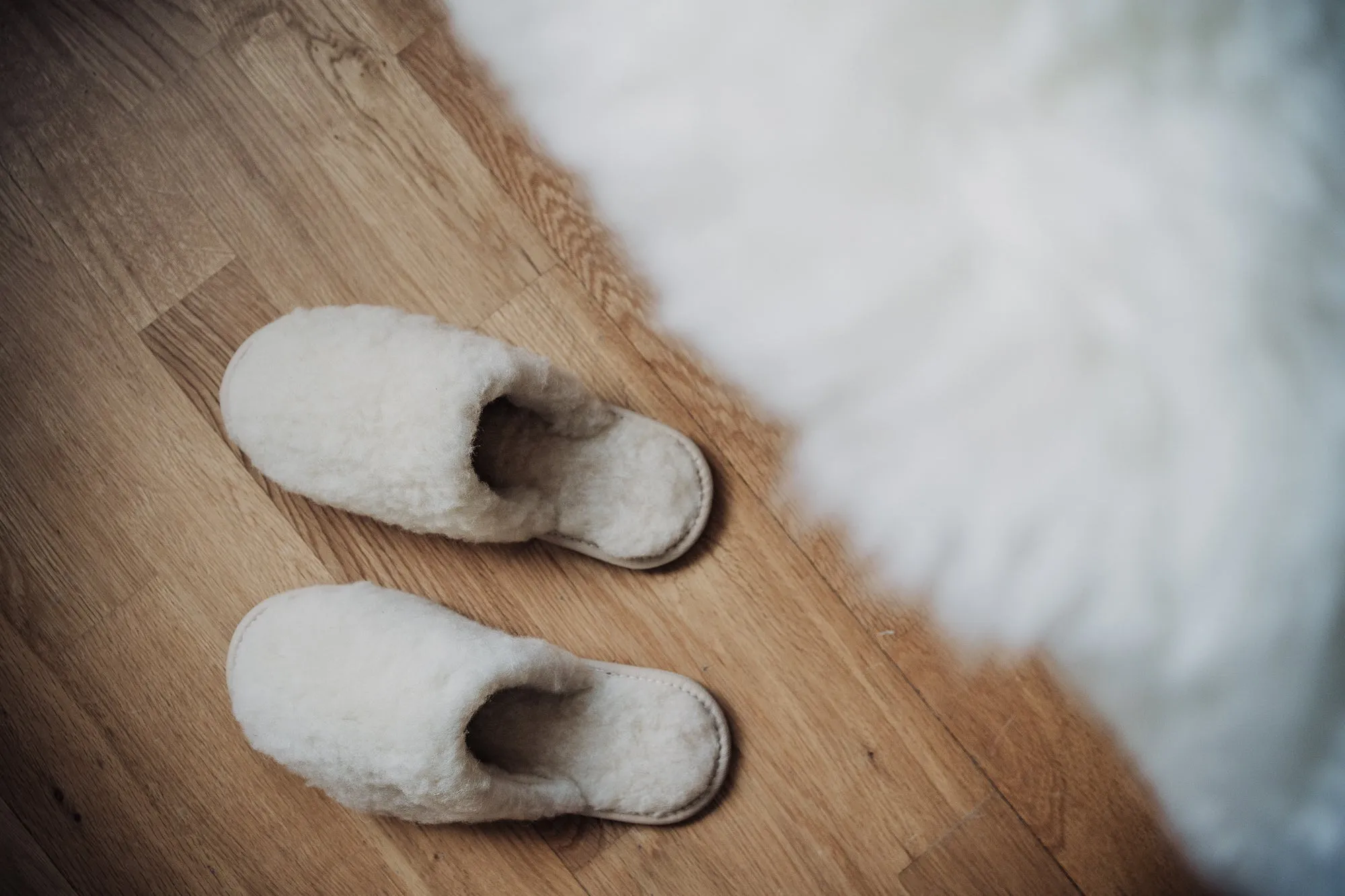 Slip-On Slippers with  cream Wool