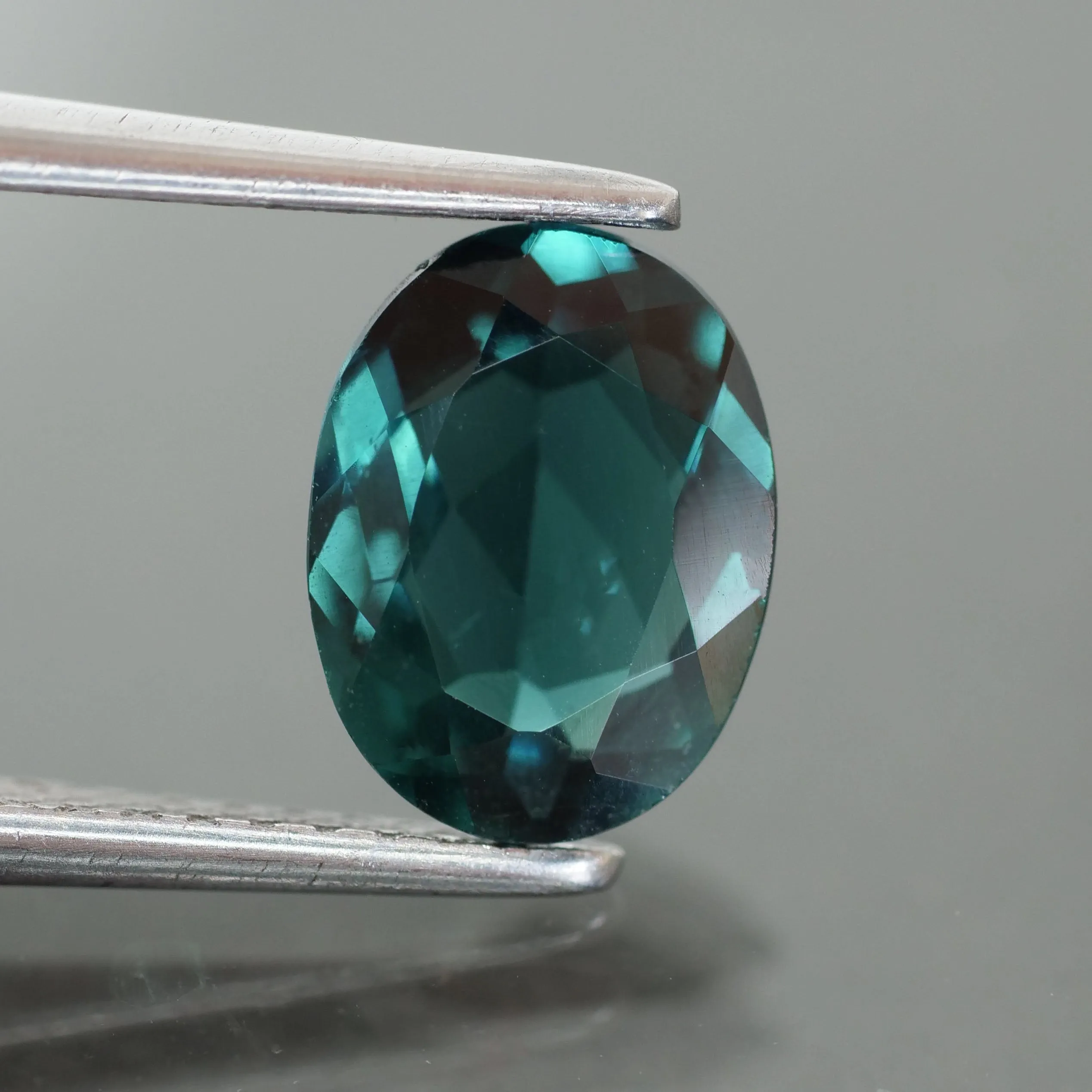 Tourmaline | Teal blue colour, oval cut 8x6 mm, 1.20ct, VS