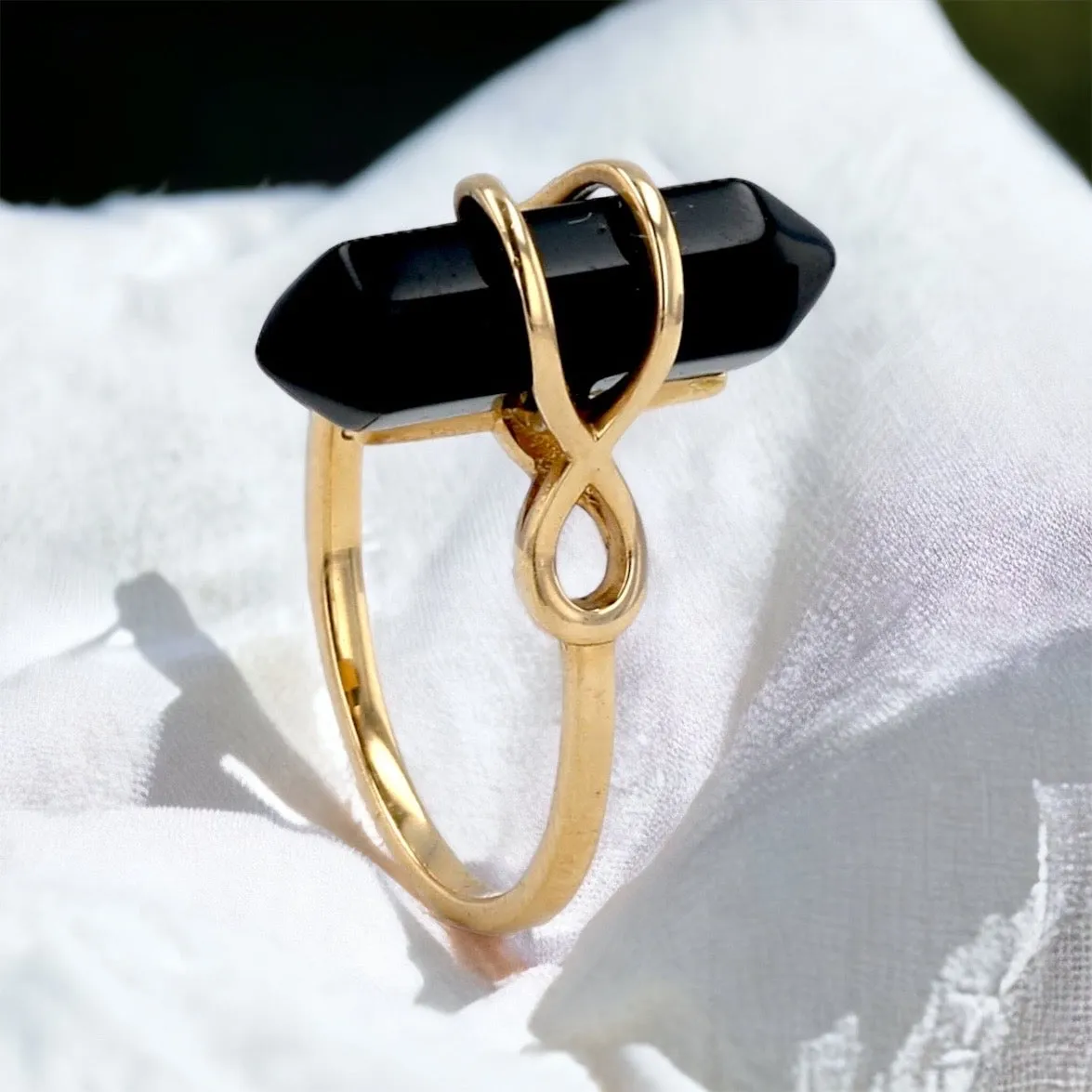 Yellow 10k gold deco onyx ring